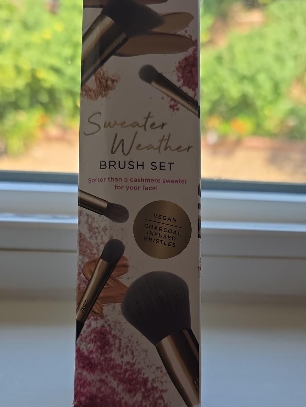 Sweater Weather Vegan Brush Set - 5 Gold & Black Brushes